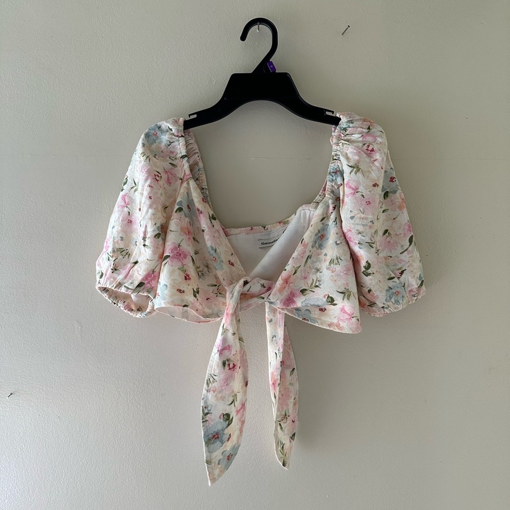 Abercrombie & Fitch floral tie up top